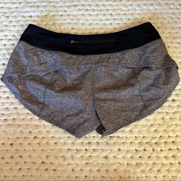 Lululemon speed up short 2.5” size 8 - Picture 3 of 5